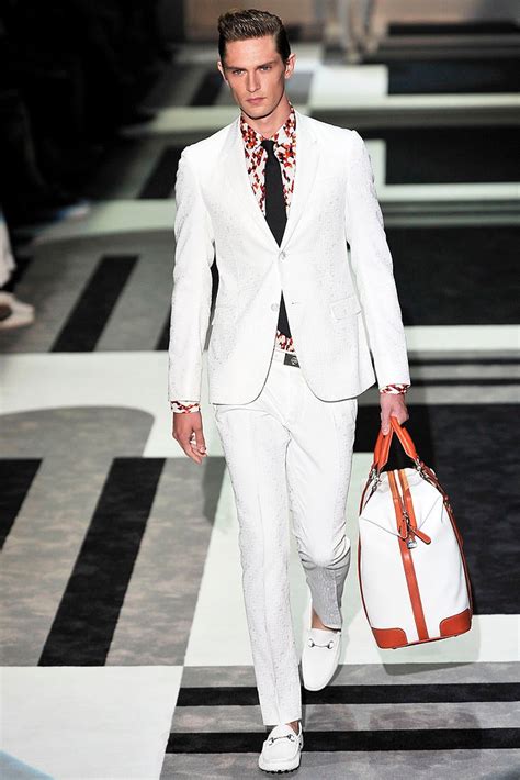 gucci springsummer 2010 men collection voge|Gucci Spring 2010 Menswear Collection .